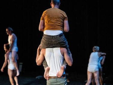 THERE THERE Company - Carrying My Father (c) Bart Grietens